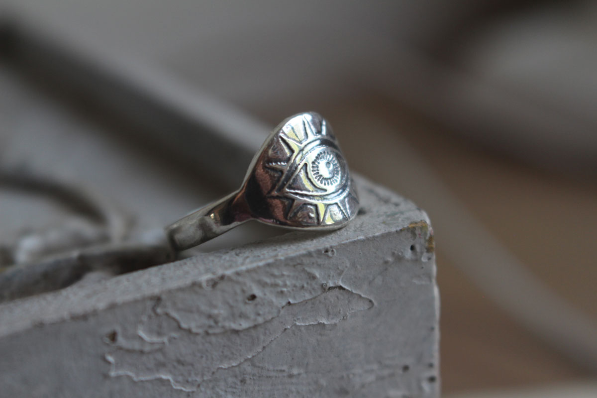 The lamp of the eye, light ring in sterling silver