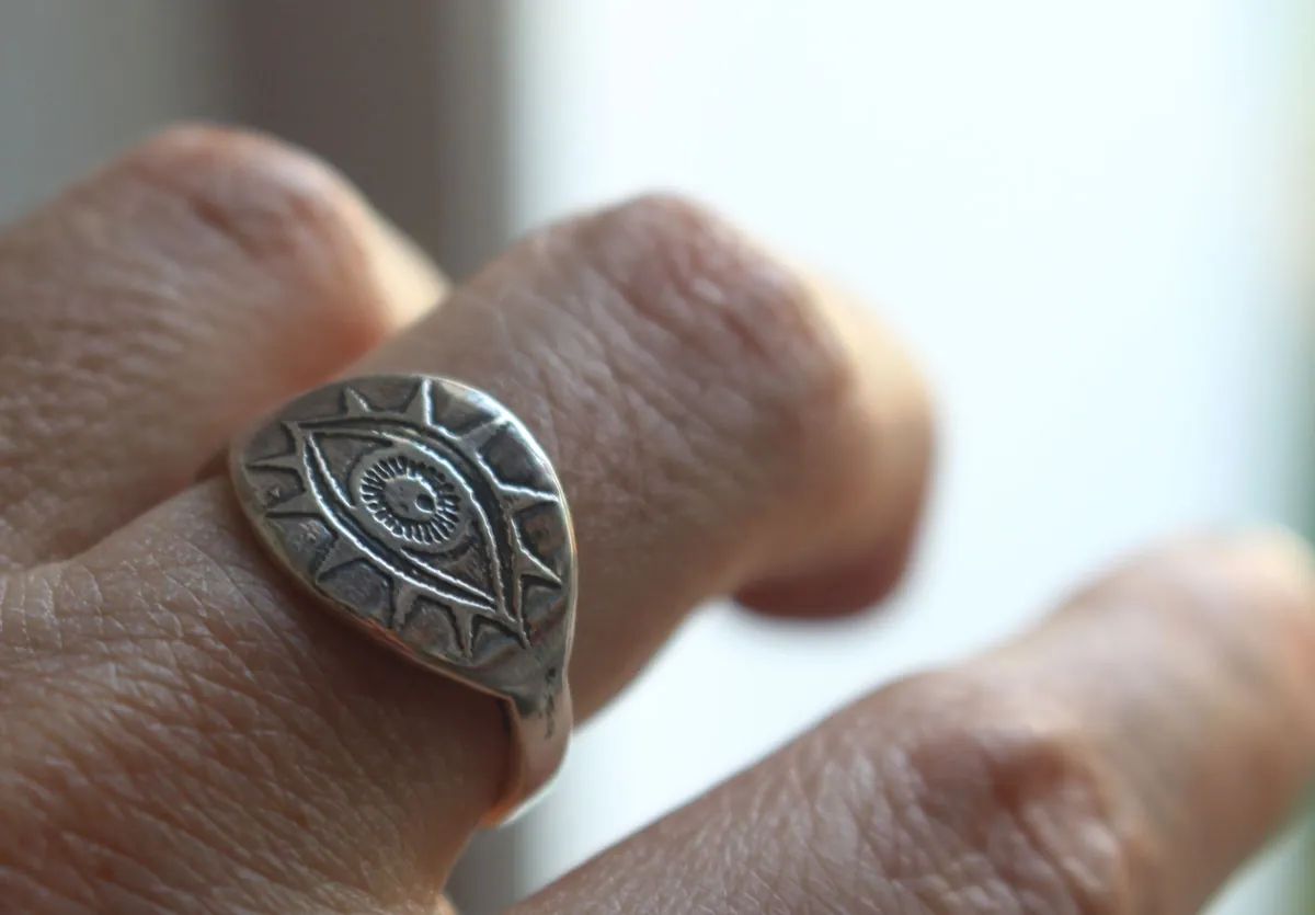 The lamp of the eye, light ring in sterling silver