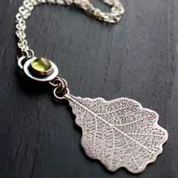 The legend of the oak, tree of history necklace in silver and peridot