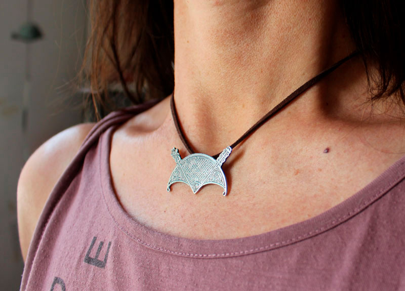 The moon crescent of Cadboll, pictish necklace in silver