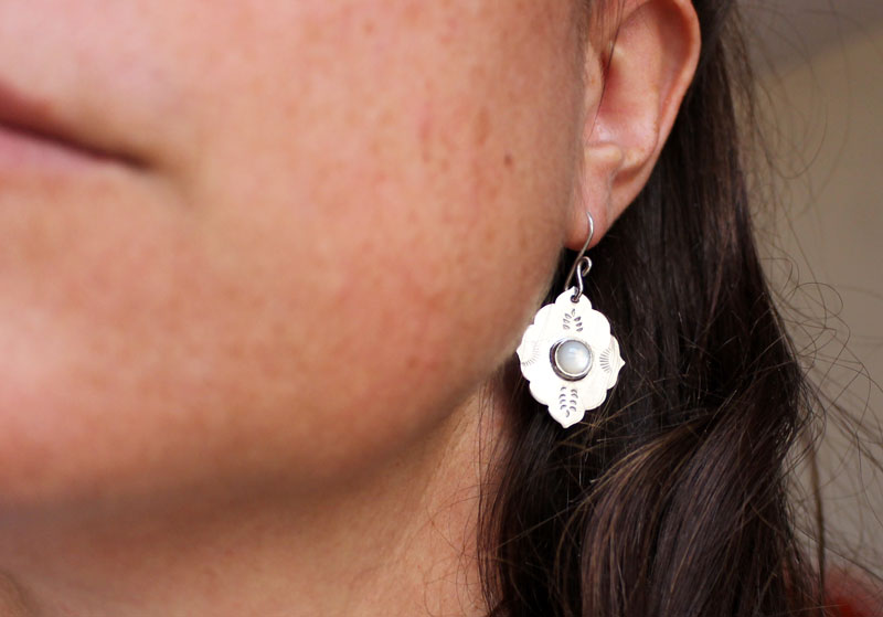 The morning star, oriental earrings in silver and nacre