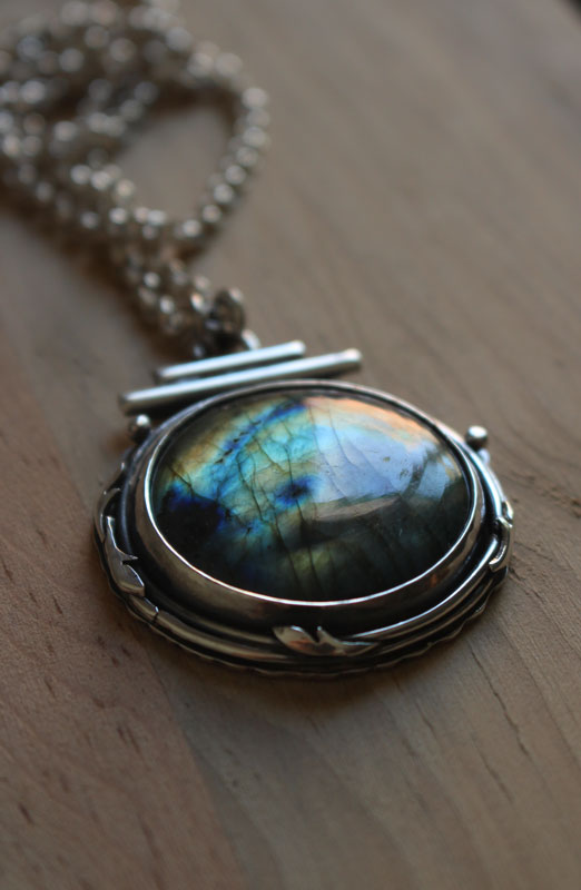 The pond of the clearing, forest water necklace in silver and labradorite