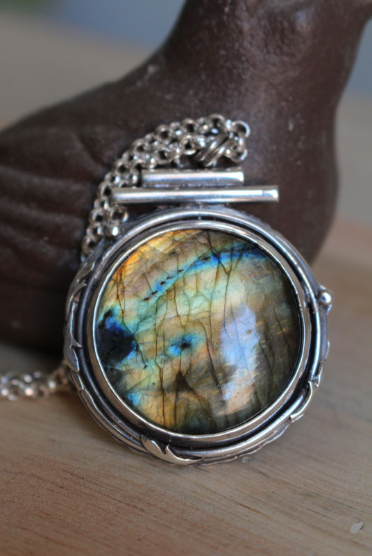 The pond of the clearing, forest water necklace in silver and labradorite