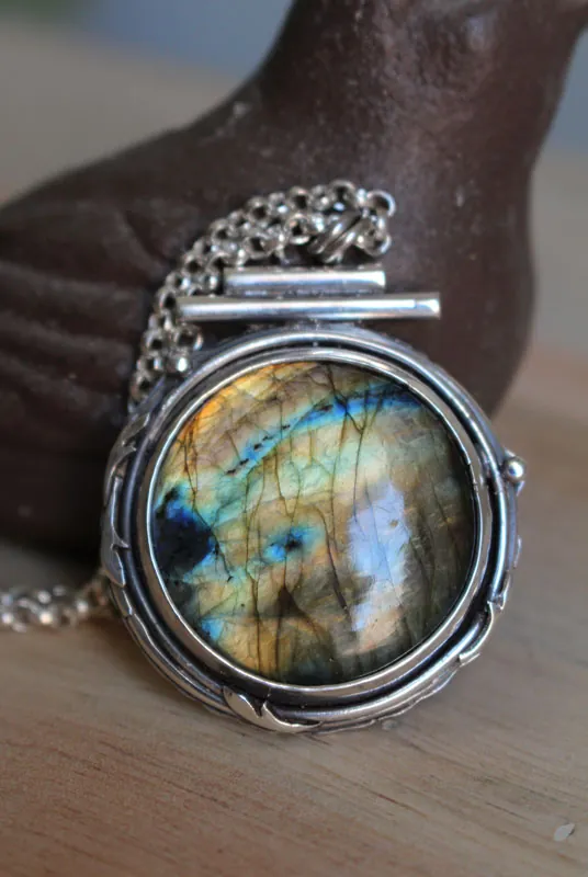 The pond of the clearing, forest water necklace in silver and labradorite