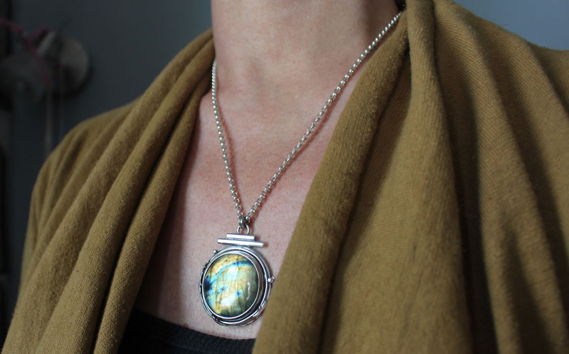 The pond of the clearing, forest water necklace in silver and labradorite