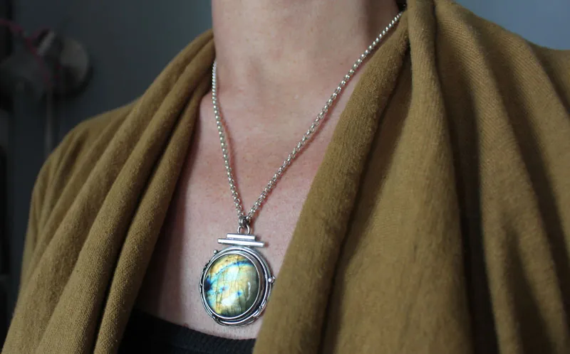 The pond of the clearing, forest water necklace in silver and labradorite