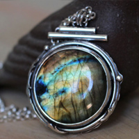 The pond of the clearing, forest water necklace in silver and labradorite
