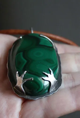 The raven kingdom, Nordic bird necklace in silver and malachite