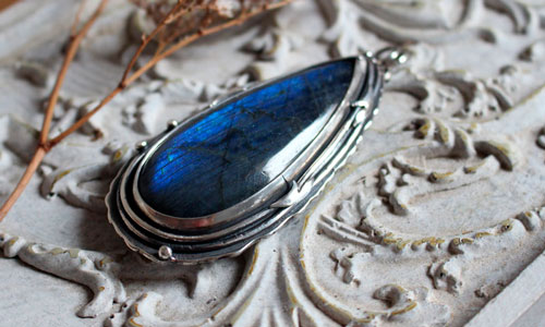The same moon, romantic night sky pendant in silver and labradorite