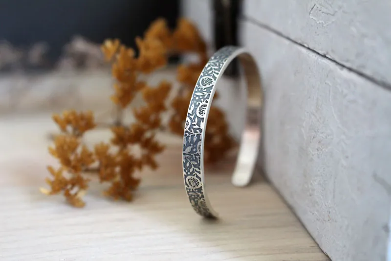 The scent of pomegranates, legendary fruit bracelet in silver