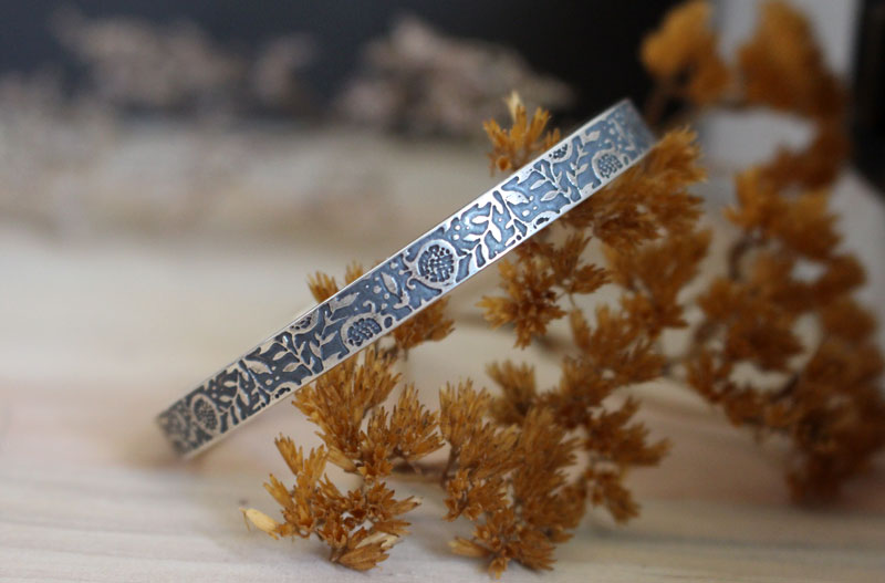 The scent of pomegranates, legendary fruit bracelet in silver