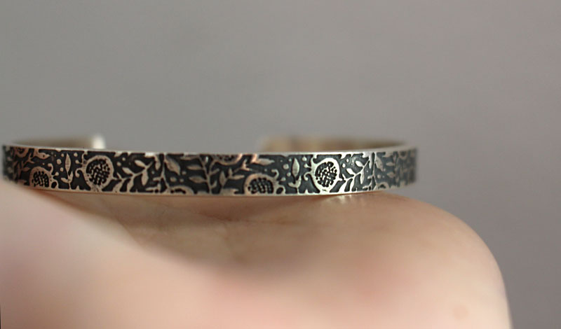 The scent of pomegranates, legendary fruit bracelet in silver
