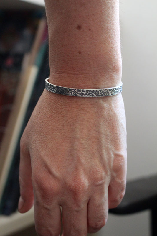 The scent of pomegranates, legendary fruit bracelet in silver