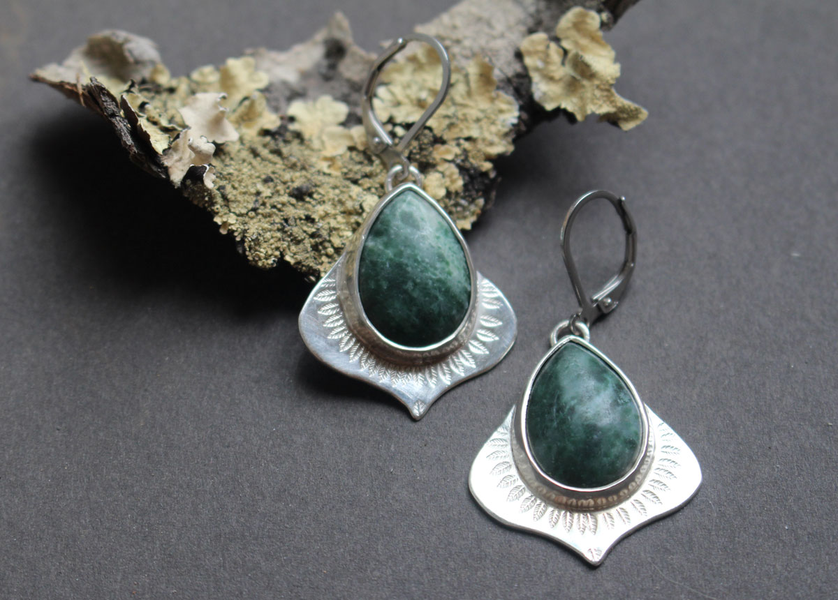 The scent of rain, vegetal abundance earrings in silver and jasper