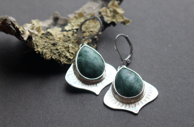 The scent of rain, vegetal abundance earrings in silver and jasper