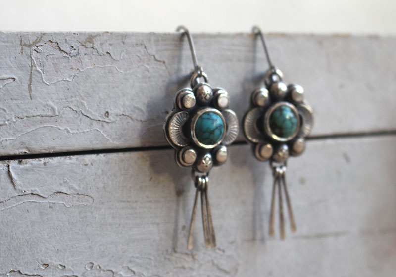 The song of the fireflies in turquoise, insect guide earrings in silver and turquoise