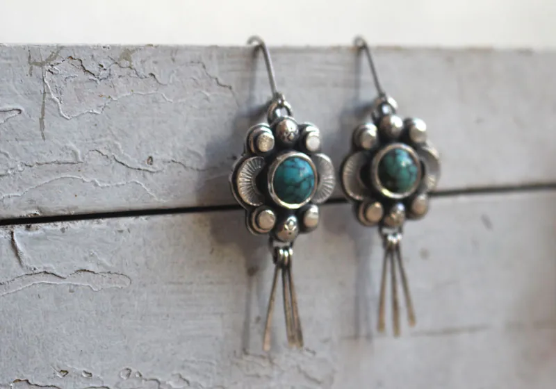 The song of the fireflies in turquoise, insect guide earrings in silver and turquoise