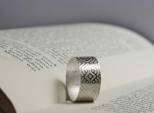 The sultan’s seal, oriental arabesque ring in sterling silver