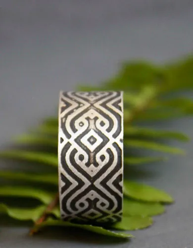 The sultan’s seal, oriental arabesque ring in sterling silver