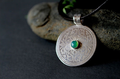 The tree of the sacred enclosure, medieval shield pendant in silver and chrysoprase