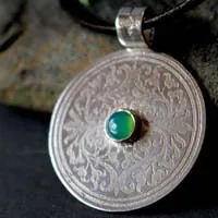 The tree of the sacred enclosure, medieval shield pendant in silver and chrysoprase