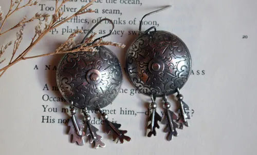 The warrior born under the oak, shield and oak leaf earrings in silver
