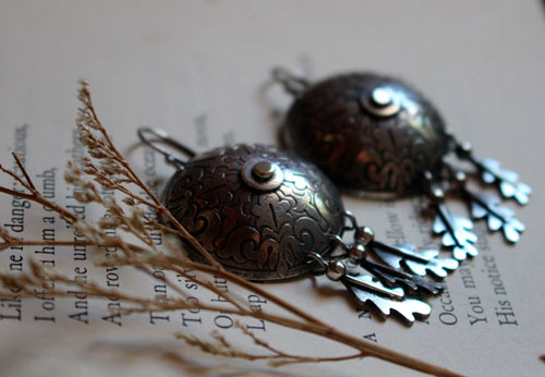The warrior born under the oak, shield and oak leaf earrings in silver
