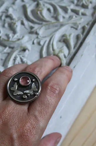To die with the roses, butterfly totem ring in silver and pink tourmaline