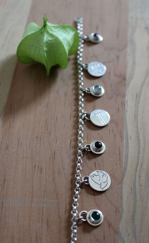 Tribe, family bracelet in silver, amethyst, alexandrite, moonstone, and onyx