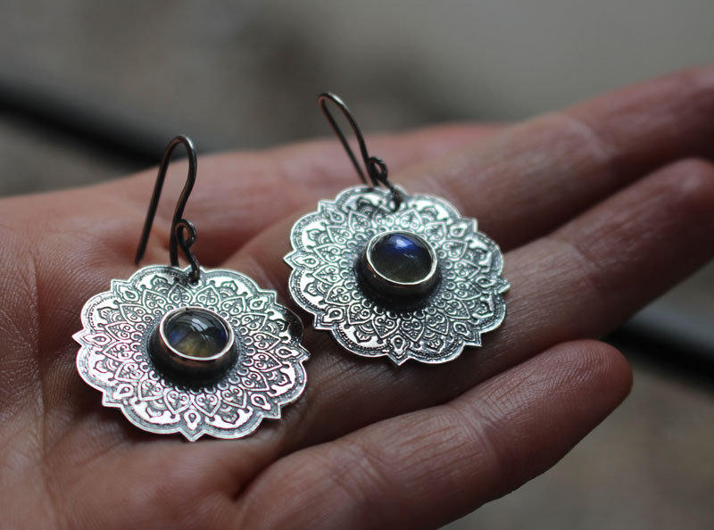 The air, air mandala earrings, the four elements collection, in sterling silver and labradorite