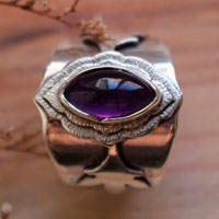 The arrival of spring, leaf ring in sterling silver and amethyst