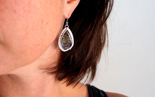 The breath of the sea, infinite earrings in sterling silver and fossil ammonite