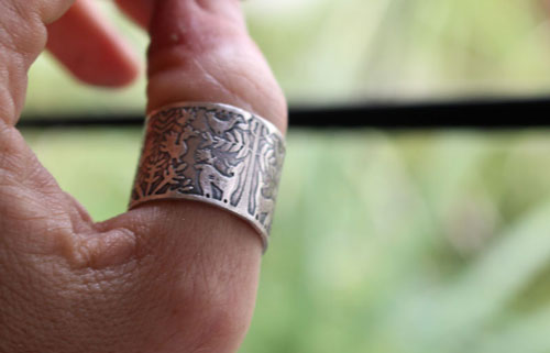 The does’ tree, Otomi deer and bird ring in sterling silver
