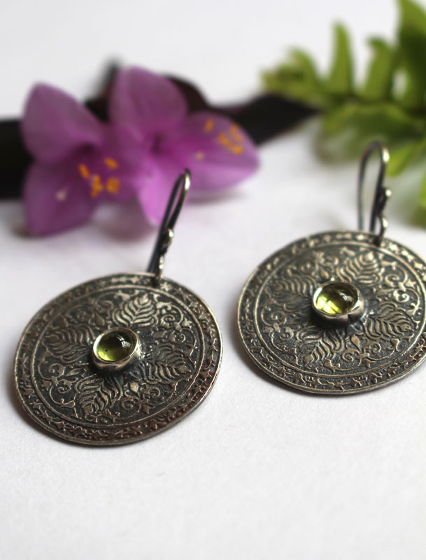 The earth, earth mandala earrings, the four elements collection, in sterling silver and peridot