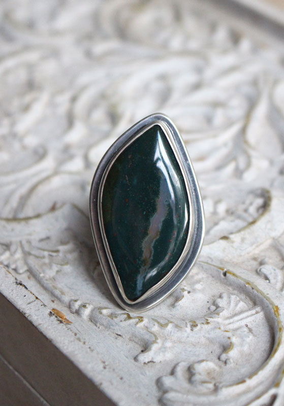 The eye of the forest, branch ring in sterling silver and ocean jasper