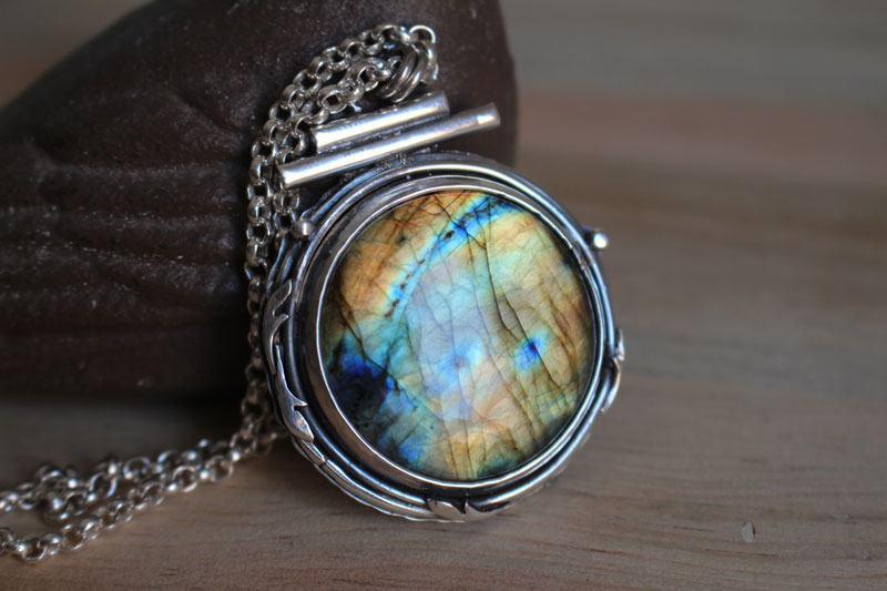 The pond of the clearing, forest water necklace in sterling silver and labradorite 