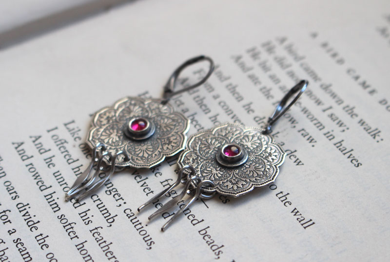 The rose from the Orient, rosace earrings in sterling silver and ruby