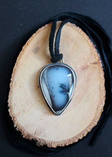 The shrub on the cliff, bonsai pendant in silver and dendritic agate