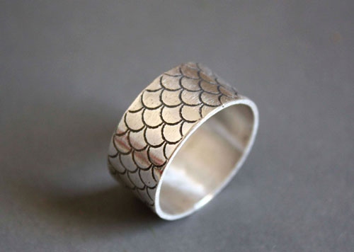 The song of the mermaids, fish scale ring in sterling silver