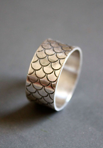 The song of the mermaids, fish scale ring in sterling silver