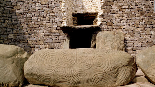 Newgrange, Irish Neolithic stele