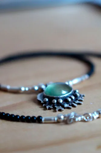 Under the ocean, tropical sea necklace in silver, prehnite and black agate