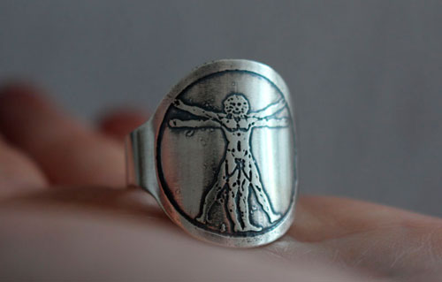 Vitruvius, the Vitruvian man from Leonardo Da Vinci ring, in sterling silver