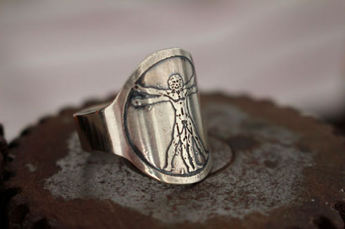 Vitruvius, the Vitruvian man from Leonardo Da Vinci ring, in sterling silver