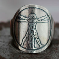 Vitruvius, the Vitruvian man from Leonardo Da Vinci ring, in sterling silver