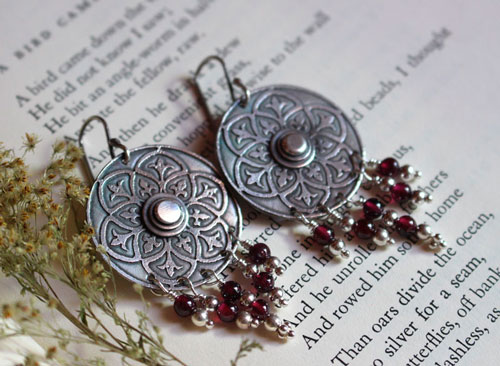 Whisper of the shield, medieval earrings in silver and garnet