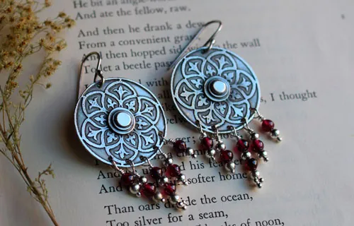 Whisper of the shield, medieval earrings in silver and garnet