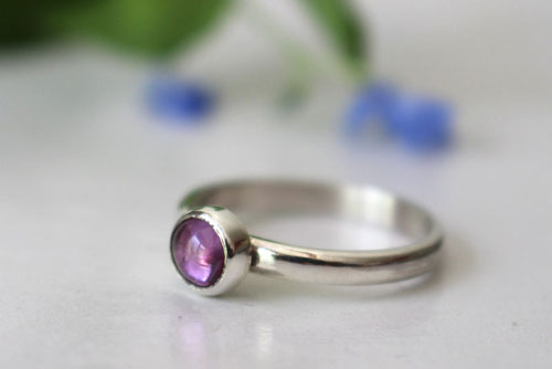 Wisteria, flower ring in silver and mauve alexandrite