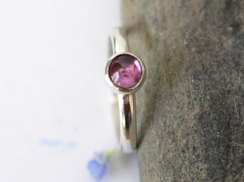 Wisteria, flower ring in silver and mauve alexandrite
