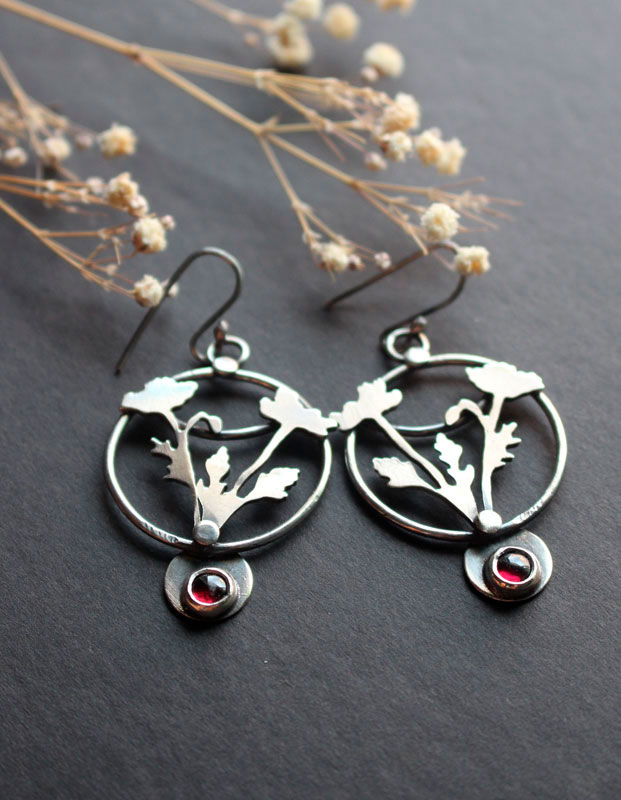 Wild poppy, flower earrings in sterling silver and garnet
